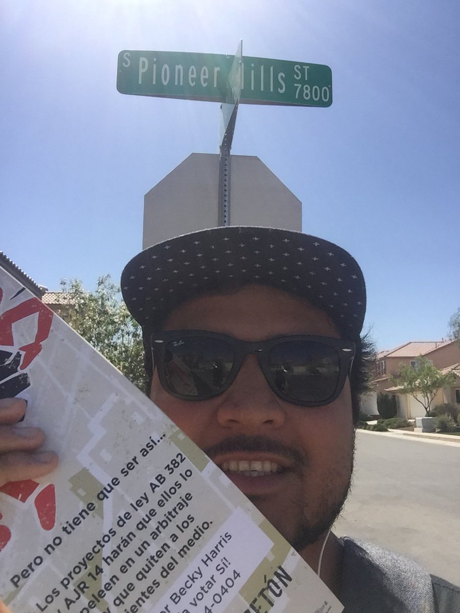 Culinary226's tweet photo. Doorhangers are up in @beckyharrisnv @SenPFarleyNV's districts. Please protect patients and vote yes on AB382! #NVLEG https://t.co/AmsPUtB8r8