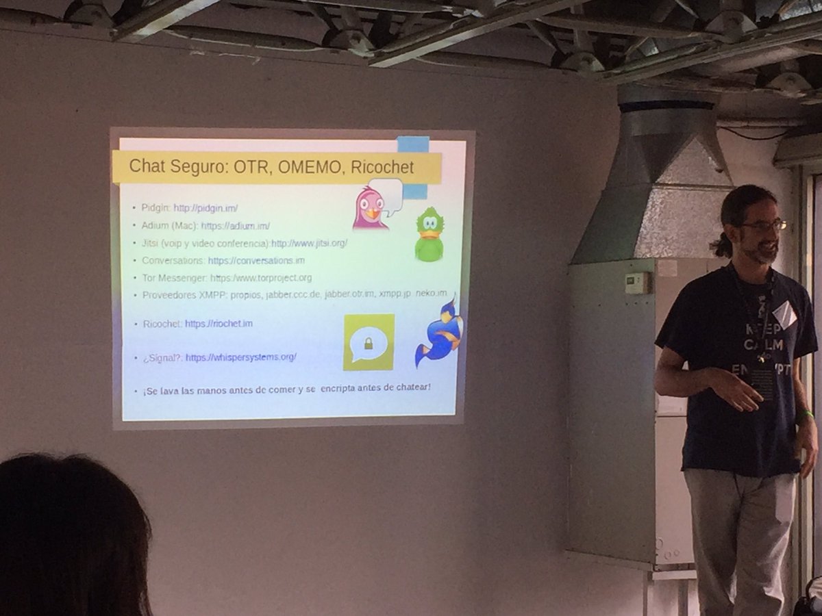 mediapartyorg's tweet photo. "Tor es como tener una tarjeta SUBE desechable." En el taller de seguridad y privacidad para periodistas de #hhba en la #Andsec https://t.co/GjUCPdqWSj