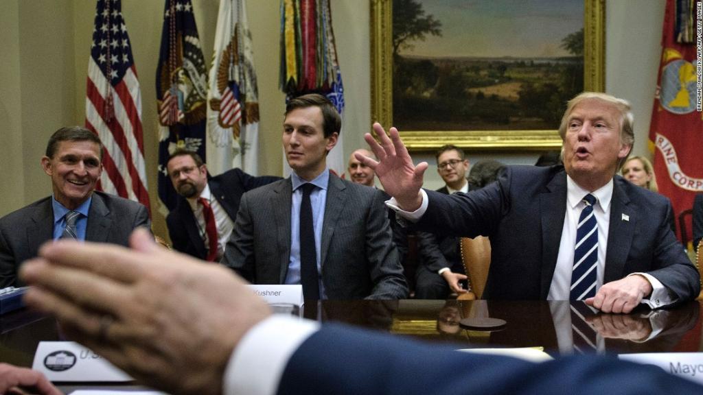 CNNPolitics's tweet photo. Counter-terrorism expert Richard Clarke: "Why is there a Russian under every rock?"
https://t.co/Dun5oAlsUQ https://t.co/nhb35JIb3b