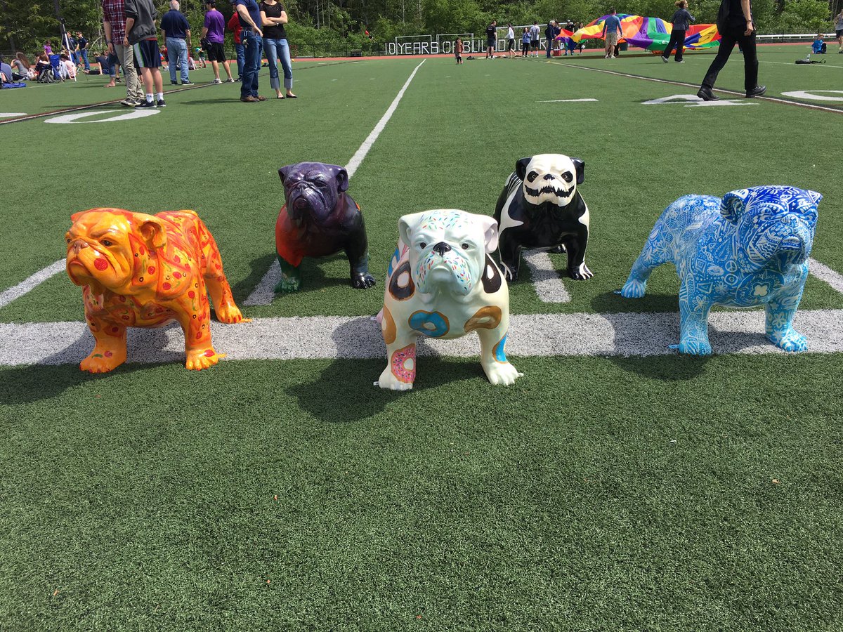 BHSBulldogFest's tweet photo. HAVING SO MUCH FUN HERE AT BULLDOGFEST! https://t.co/j0XJkvofpb