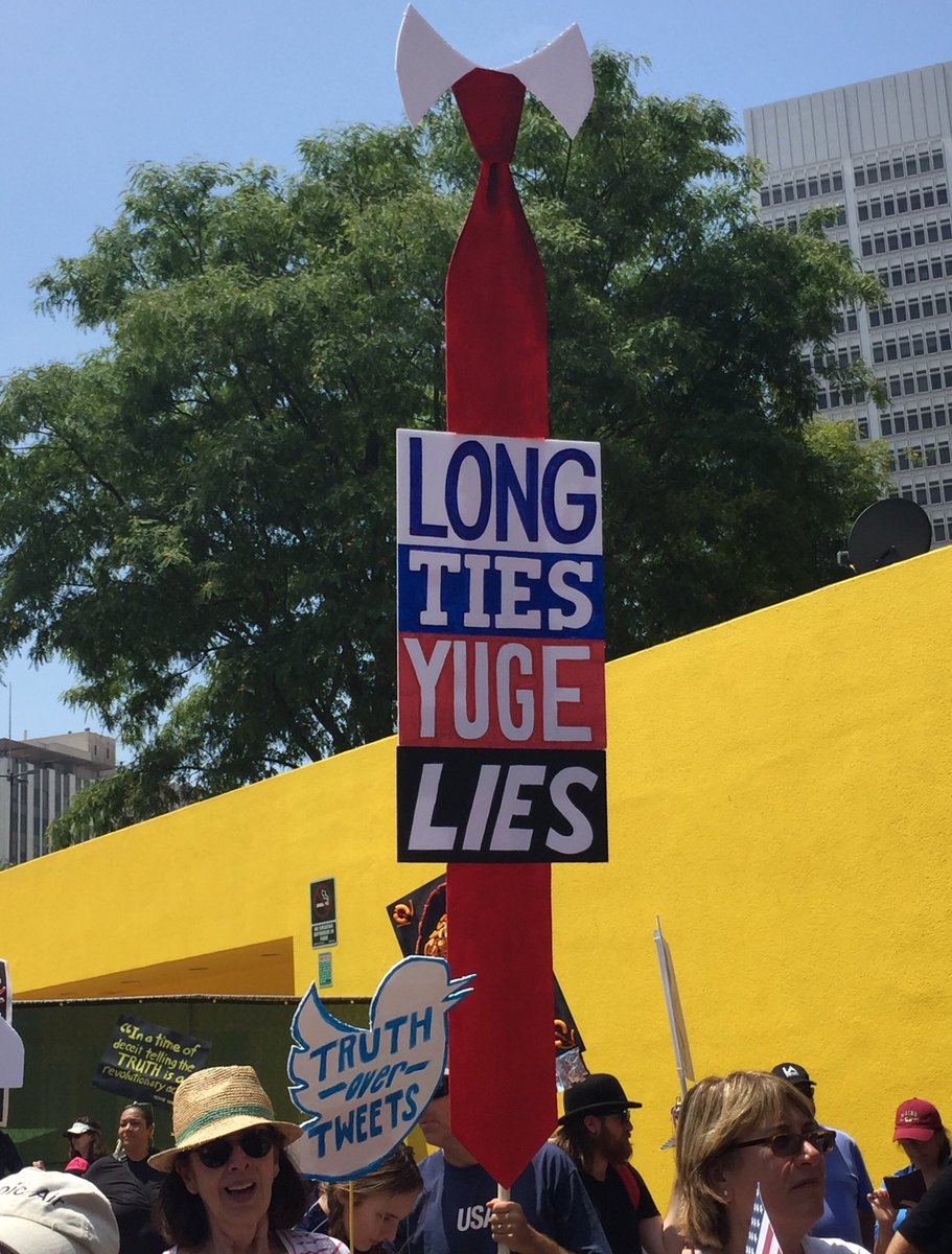 HalfOnionInABag's tweet photo. So many people opted to walk instead of taking a golf cart today, @realDonaldTrump.
#MarchForTruth https://t.co/4RouT5quJ5