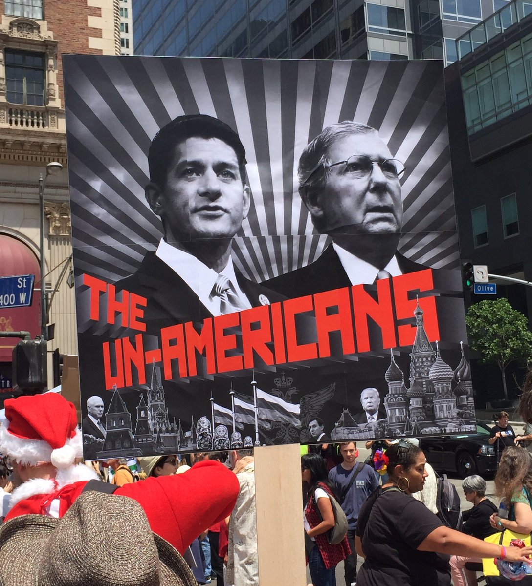 HalfOnionInABag's tweet photo. So many people opted to walk instead of taking a golf cart today, @realDonaldTrump.
#MarchForTruth https://t.co/4RouT5quJ5