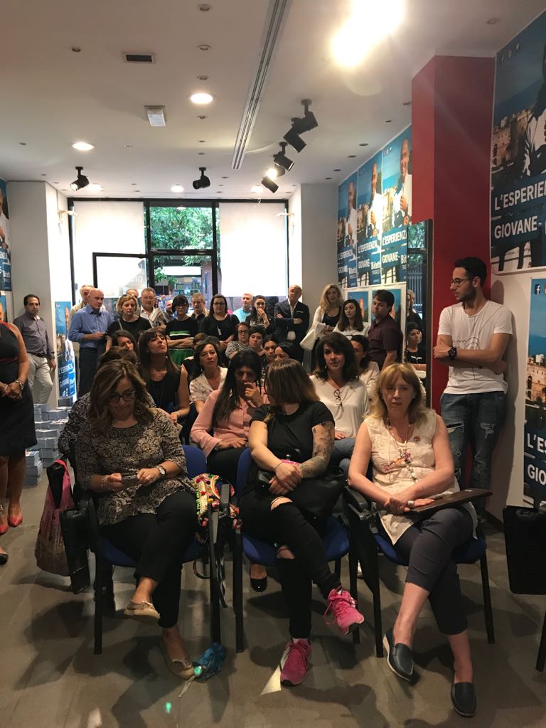 pierobitetti's tweet photo. Ragazze, madri e donne con passione per la politica e sopratutto per Taranto:una marcia in più per tutti noi!
#DecideTaranto #BitettiSindaco https://t.co/YUYNMp5Z5U