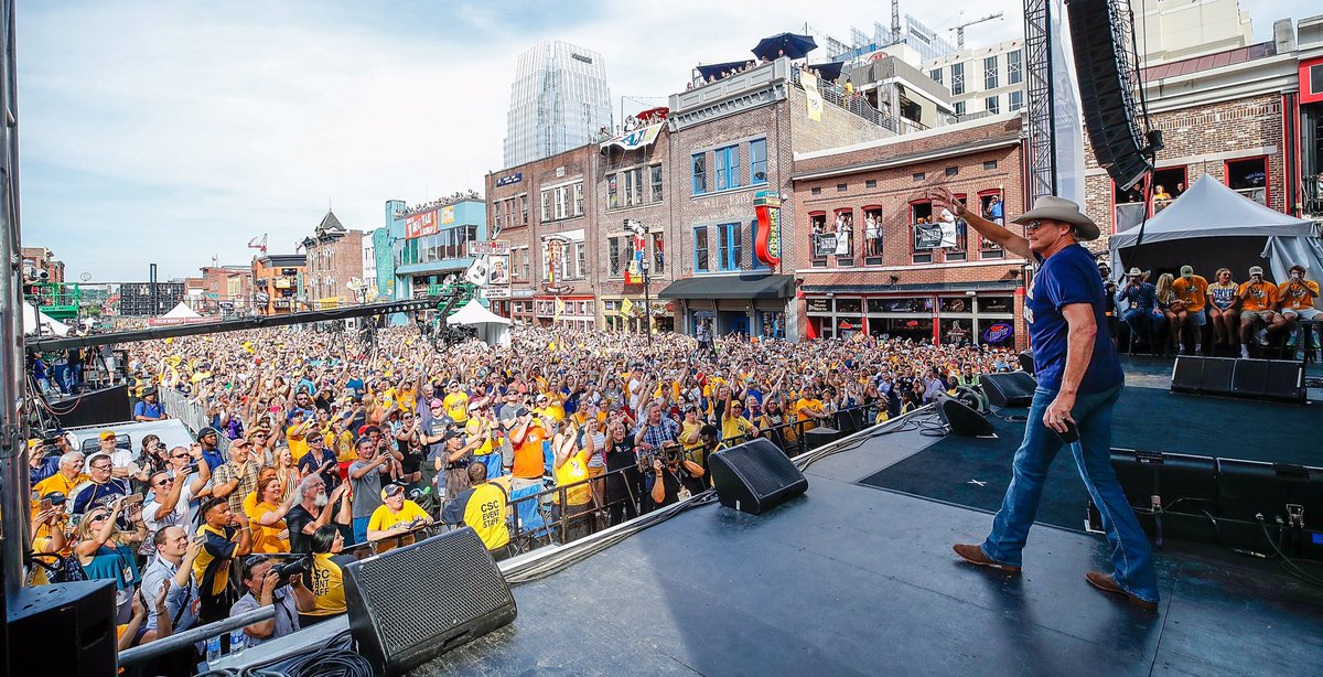 Bridgestone Arena This Was Next Level Officialjackson Smashville Completely Raising The Bar For How Stanleycup Final Games Should Be Standwithus T Co Zzq3zyzgrp