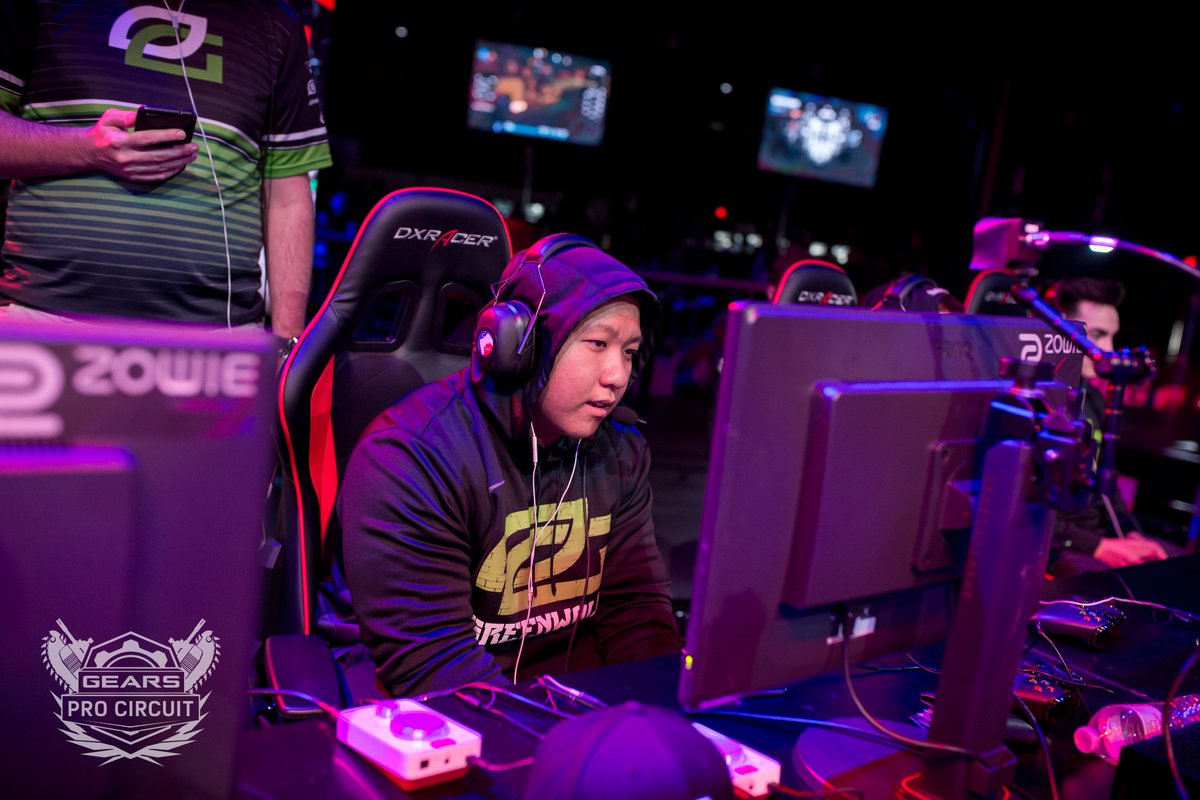 GearsEsports's tweet photo. SCORE UPDATE: @OpTicGaming continue to look unstoppable, relegate @eUnitedgg to the #GearsVegas Championship Losers Bracket 7-5, 7-1 https://t.co/rl48wHbJBu