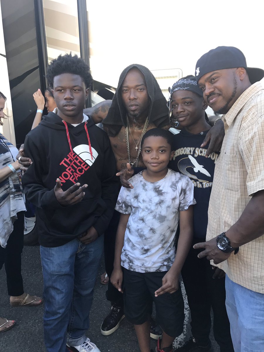 OrangeCenterRS's tweet photo. @TreachTribe #NaughtyByNature #OCRecordingStudio https://t.co/q9KXV1b66A