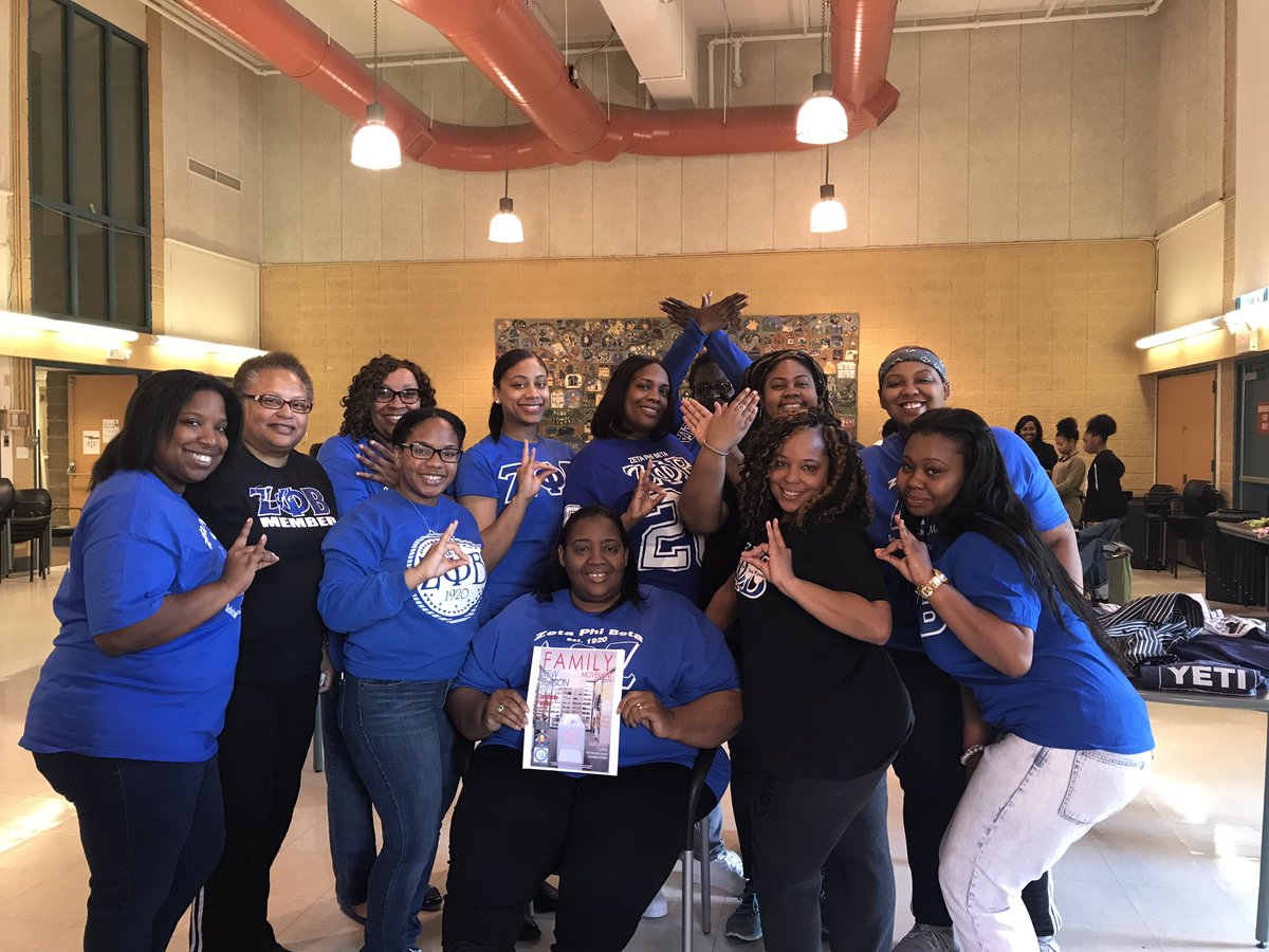 zphib_doz's tweet photo. We were happy to support Family Movement today at their clothing drive!
#BostonZetas #ZPhiB #Service #FamilyMovement https://t.co/kpgvwLitiQ