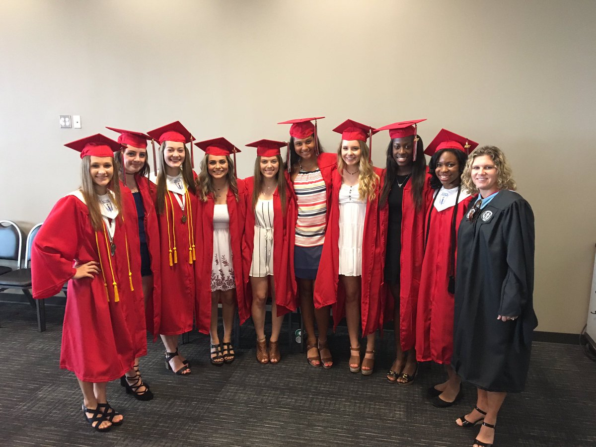 CBVBwolverines's tweet photo. Congratulations to our senior volleyball players!!! We ❤️y'all 🏐#classof2017 https://t.co/n2U92G3zkB