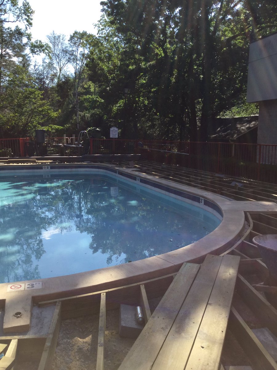 ZodersInn's tweet photo. Outdoor pool progress, it should be complete within the week. #outwitholdinwiththenew #nomoreconcrete https://t.co/ZfjGBChEEF