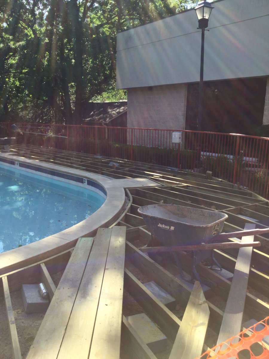 ZodersInn's tweet photo. Outdoor pool progress, it should be complete within the week. #outwitholdinwiththenew #nomoreconcrete https://t.co/ZfjGBChEEF