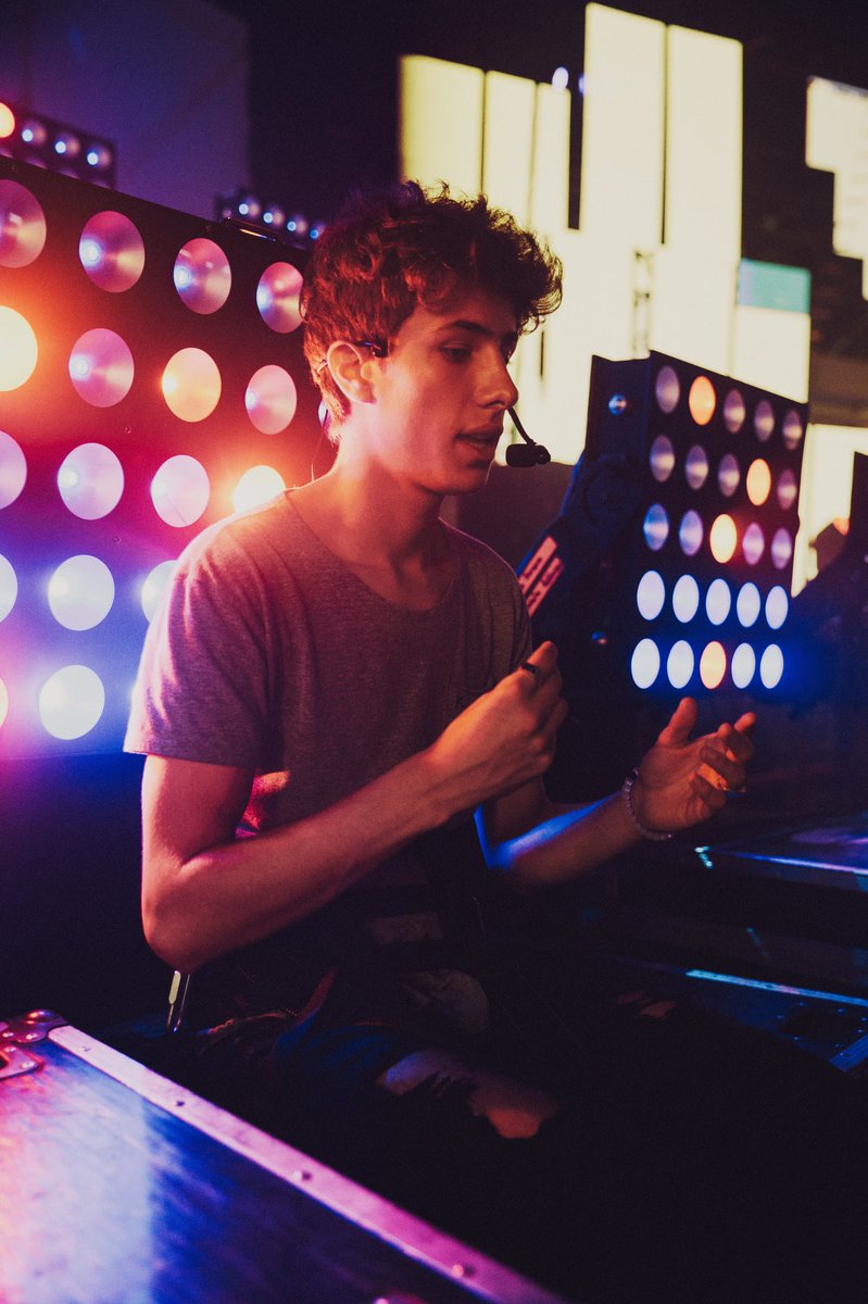 JuanpaZurita's tweet photo. Gracias a todos por hacer esto posible, estamos listos para rockear estos premios. #Zuricatas toda la vida ⚡️ https://t.co/ywdgGYCXHw