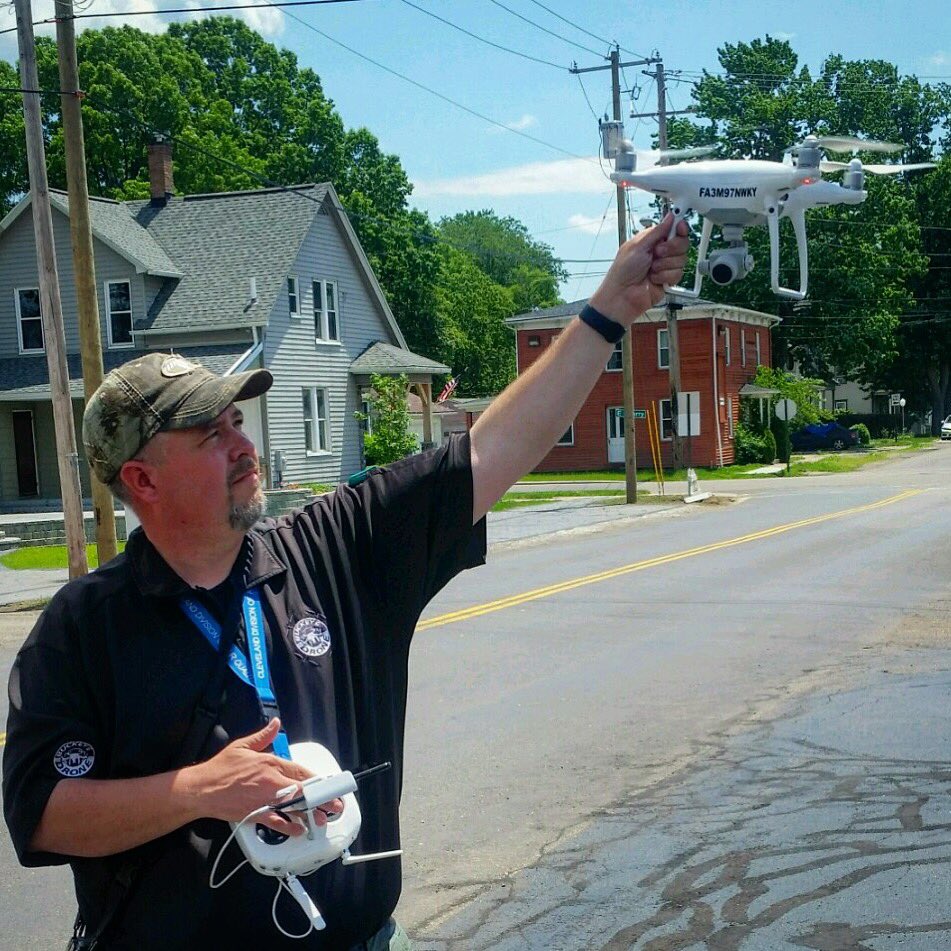 buckeyedrone's tweet photo. Thanks for the photo DS! #drone #dronesaregood #memorialday #canalfulton #ohio #heartstark #handcatch #dji #instagood #djiphantom https://t.co/wdYIhLWZXz