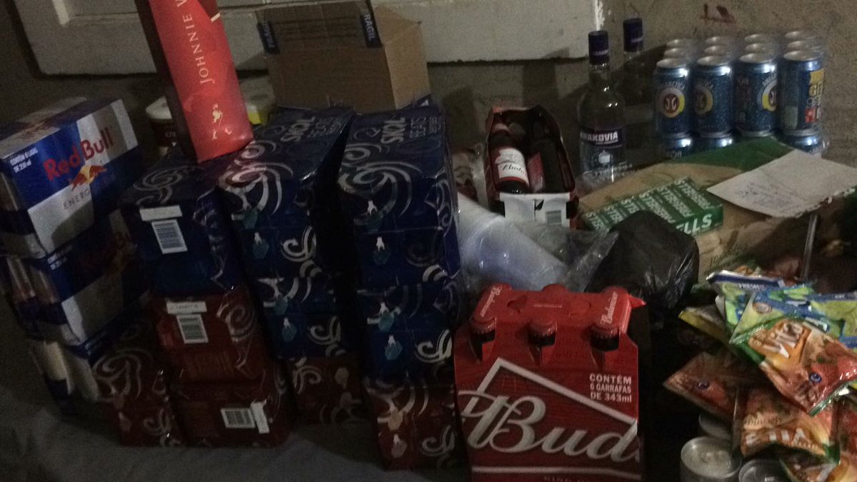 LuanFortuna2's tweet photo. ESSA social vai ficar o luxo #Ta NE  FORJANDO a festa https://t.co/zPFvCMPkJl