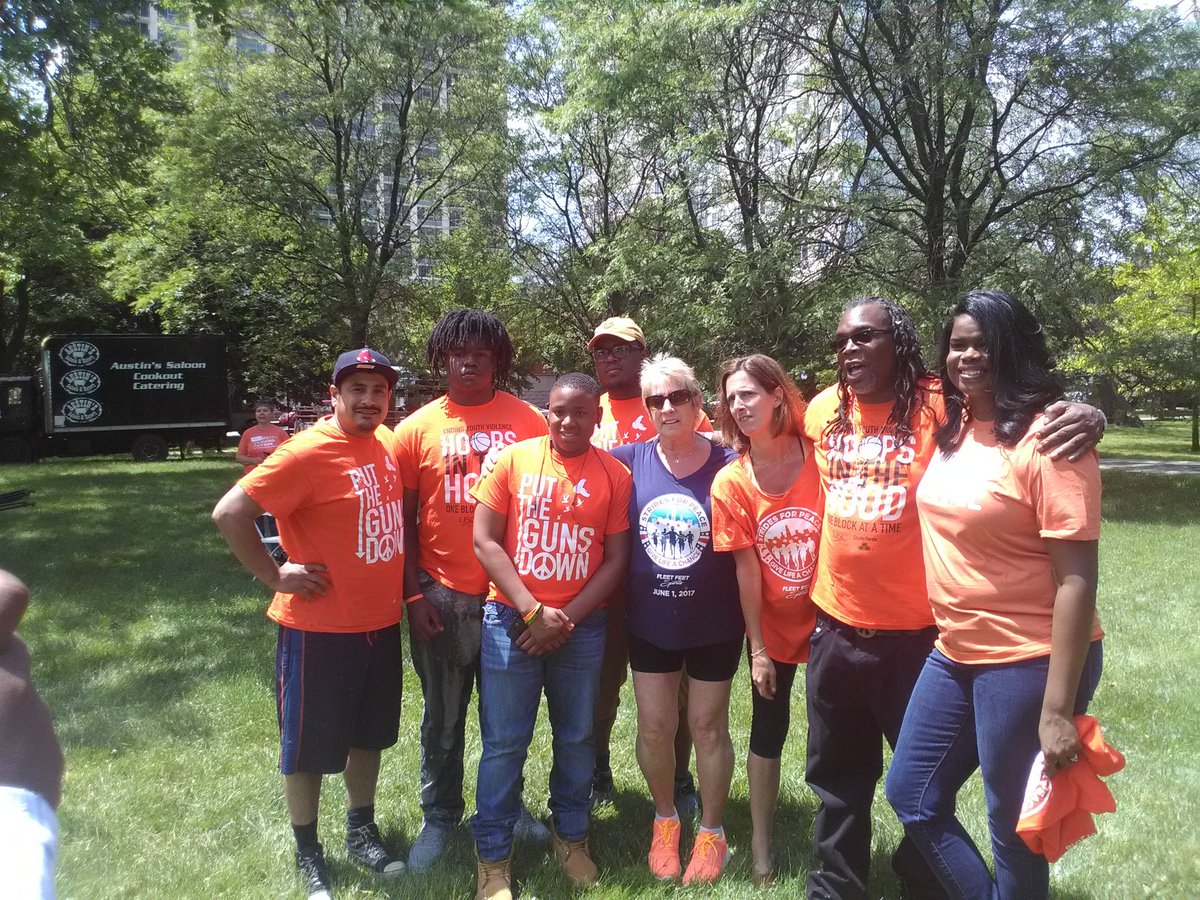 Pavingthewaypj's tweet image. #Stridesforpeace #Pavingthewayproject
@StridesForPeace  @WearOrange