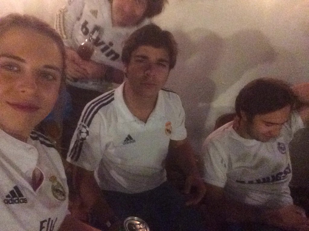 sofiamm_mm's tweet photo. Seguimos esperando a rijkaard https://t.co/Dg9teO0mPp