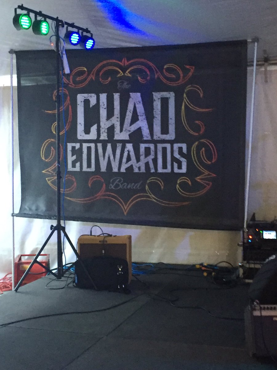 MoundFire's tweet photo. Chad Edwards is getting set up! Almost time to rock this joint! #mfdfishfry https://t.co/tx7cjDXLMd