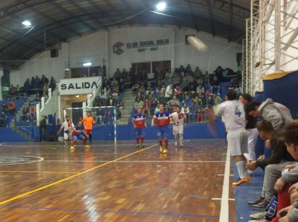 Independencia empató en Pando por el Uruguayo de Fútbol de Salón 34 DBb9zkQWAAITCDW