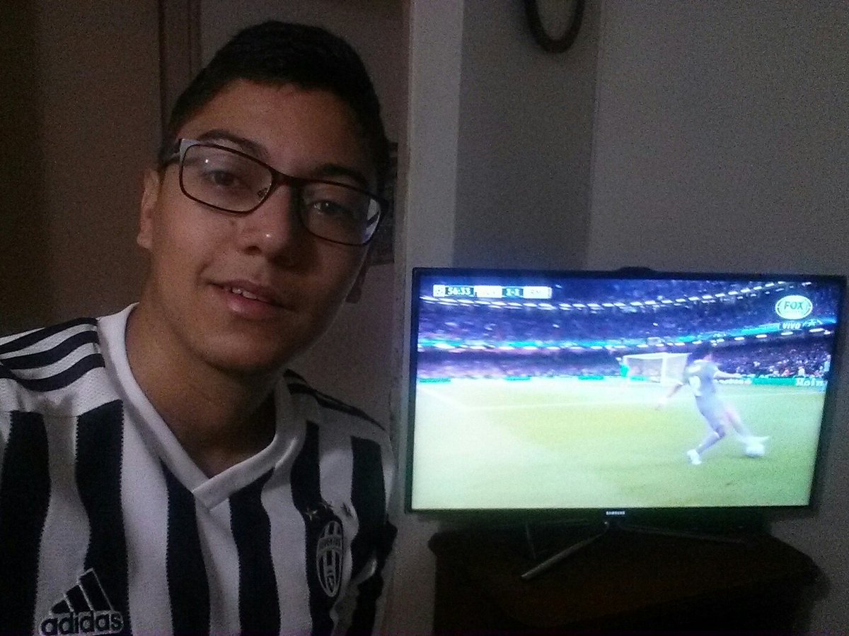 CristianPte's tweet photo. #ChampionsxFOX hola, quiero mi camiseta, siempre pegado de fox https://t.co/zNB8tXtkWV