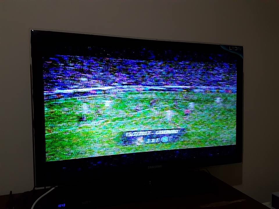 mspassos's tweet image. NET FORA!! Tive que colocar antena externa para tentar ver algo. Concluindo, ja chega de NET, rumo a GVT/ VIVO.
#OdeioaNET #NETlixo  #NET