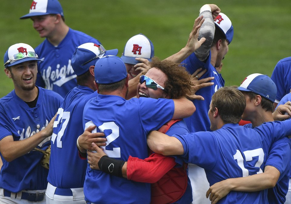 RojoPix's tweet photo. #PeoriaHeights wins #IHSA Class 1A baseball championship with 6-2 win over #Valmeyer. #pjspreps @pjstarsports https://t.co/d56jMaKPAw