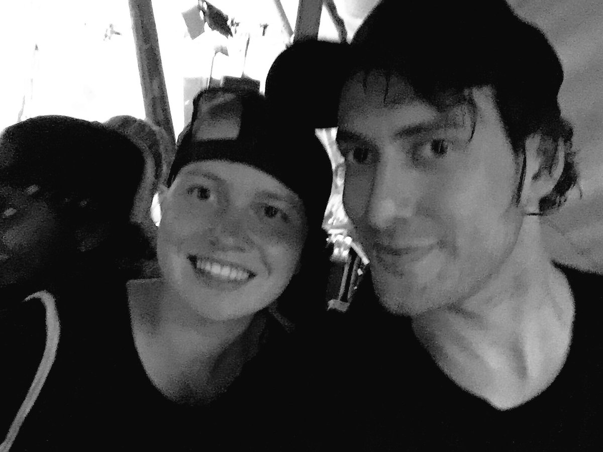 Nienke7's tweet photo. PINKPOOOOPPPP! @kensingtonband WAT EEN GRUWELIJK FEEST! 🔥🔥🔥 #zoekdevlag! https://t.co/mUqXD8KMU9