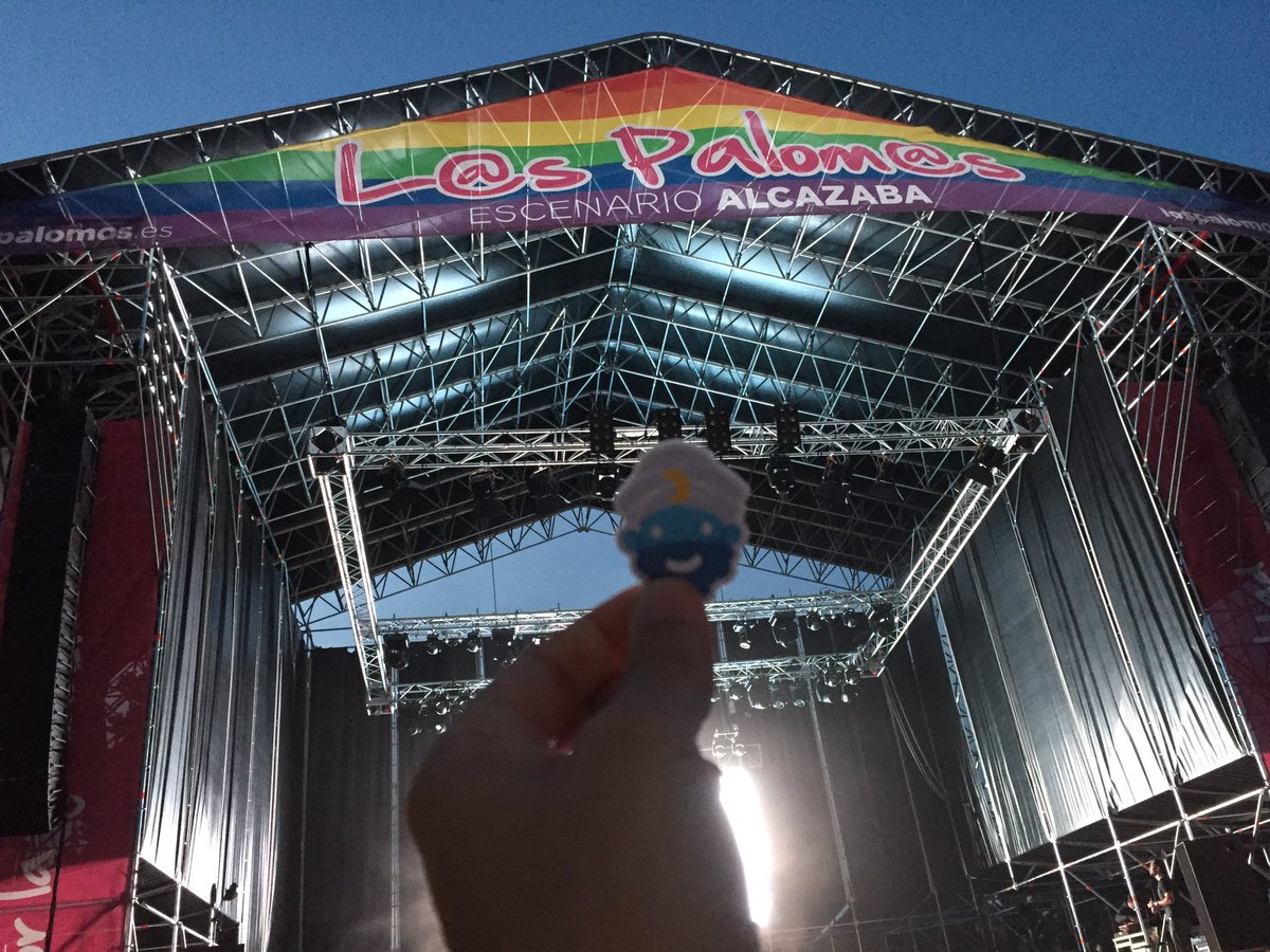 elgenionet's tweet photo. Vamos Deseadores!!✨
Avisad a @Chenoaoficial  que El Genio la está esperando!!
Dadle vidilla RT y 💙!!

Si la veo prometo vídeo!! 😉🎉 https://t.co/DVKZM0UT2R