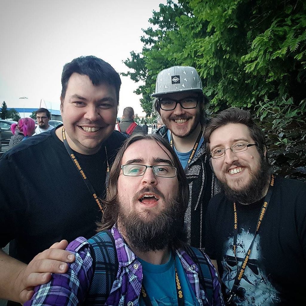 wackcjack's tweet image. Found some more Internet celebs on the trip to some evening gaming! More great guys! #ukgamesexpo #beastsofwar ift.tt/2sqobLg