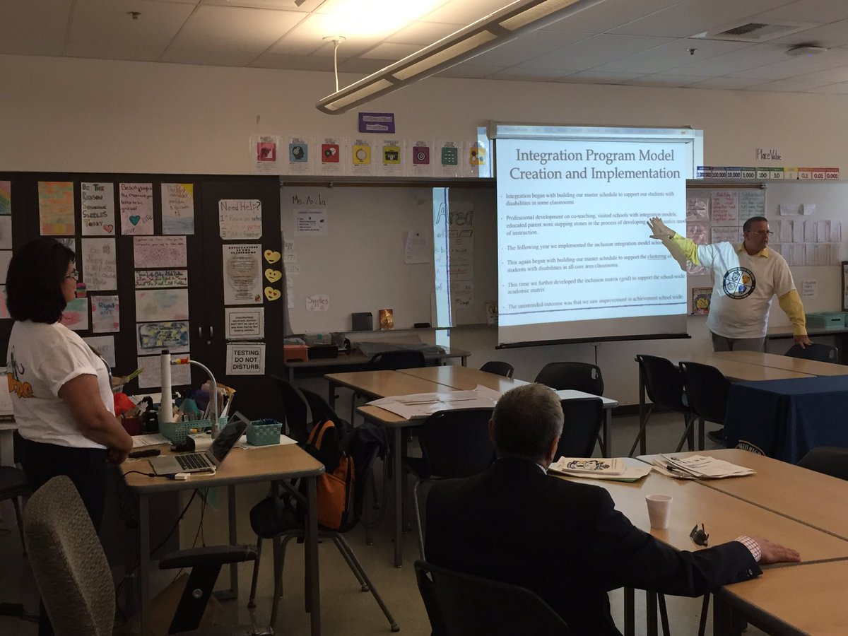 MichelleKingLA's tweet photo. Our @LASchools #LAPromisingPractices participants are learning about integration the #FranklinHSLA way. https://t.co/dD1Q0DLnw4