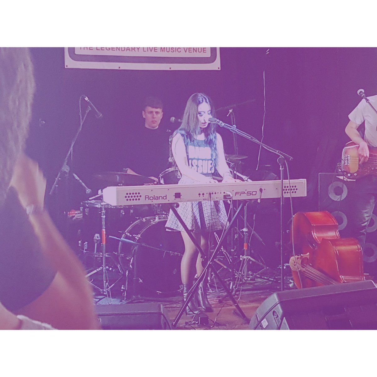 CalistaKazuko's tweet photo. Camden you rock!! Thanks for having us @FiddlersCamden  @CamdenRocksFest :) 😘😘@FredClaridge @SamEdgington1 @sam_weston4 xxx https://t.co/AF0g0fFcC1