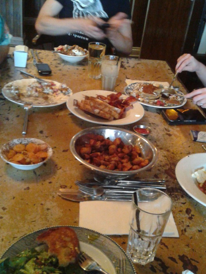 Work hard, eat harder. #brunch #sparrow #montreal #staff #squad