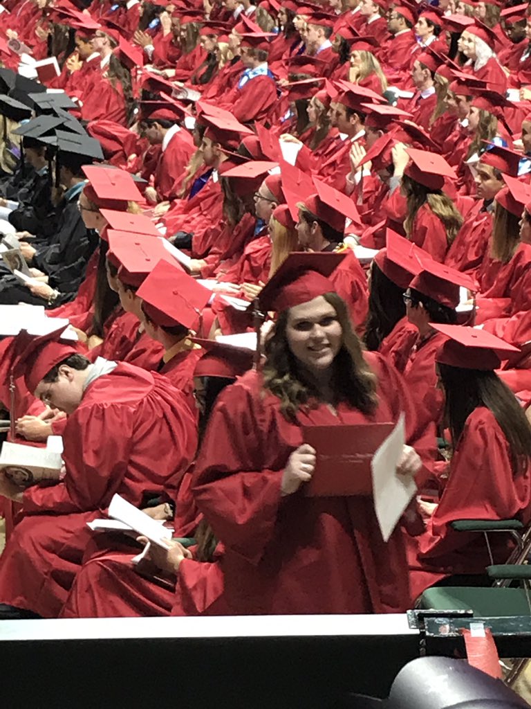 Moore217's tweet photo. So proud of my daughter!! Congratulation #classof2017 #proudmom https://t.co/vKlzbjGhMY