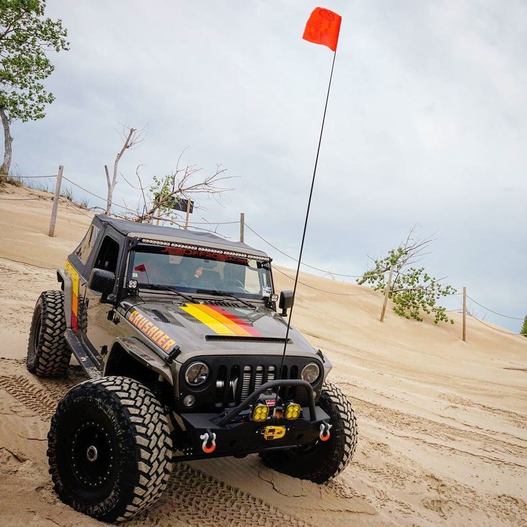 JcrOffroad's tweet photo. #ProjectCrusader posing at the Silver Lake Sand Dunes Jeep Invasion ๐๏ธ #slsdjeepinvasion #BuiltForWhatever https://t.co/lMOYs6CnKt https://t.co/YGrBjO5VhM