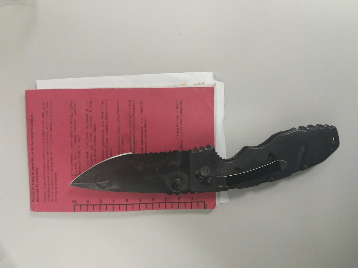 Great stop by ERTB &amp; @mpstaskforce PD Boris 🐶 in #battersea. 1 arrest for disqual driving, possess class A drugs &amp; knife #stopknifecrime