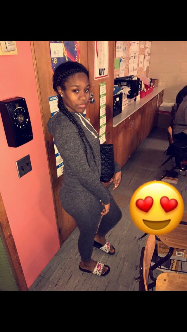 speakingofgee's tweet photo. 😍😍😍🤤 https://t.co/784h4qAvgD