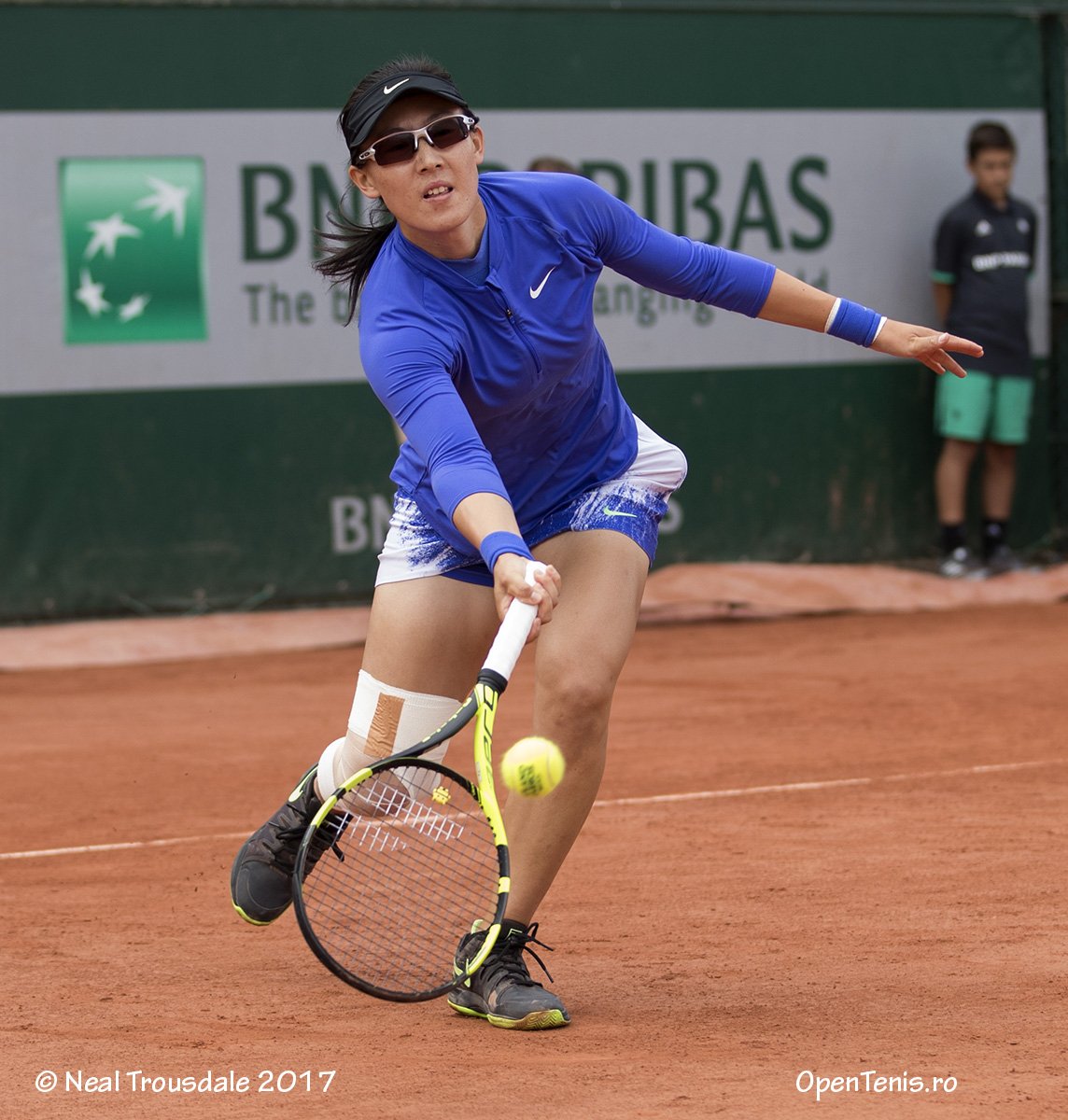 tlaenpix's tweet photo. On Court 16 #RG17 @Begu and @Zheng_Saisai for @OpenTenis .
#Fila #Babalot #Nike https://t.co/zAGw6Z0rNS