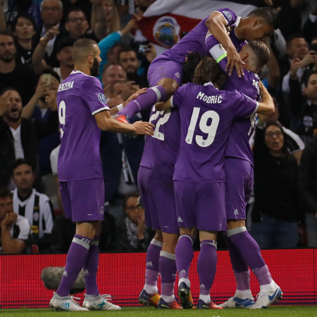 realmadrid's tweet photo. 🏆📸 #CHAMP12NS
¡Qué noche en Cardiff!

¡QUÉ NOCHE!

#HalaMadrid https://t.co/52etJlZ2Qb