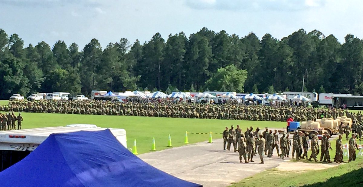 Saluting 100 years and our soldiers! Great time in the works! <a href="/FortJackson100/">FJ Centennial</a> @FortJacksonPAO <a href="/ColaChamber/">Columbia Chamber</a> <a href="/CityofColumbia/">City of Columbia</a> <a href="/USO_SC/">USO South Carolina</a>