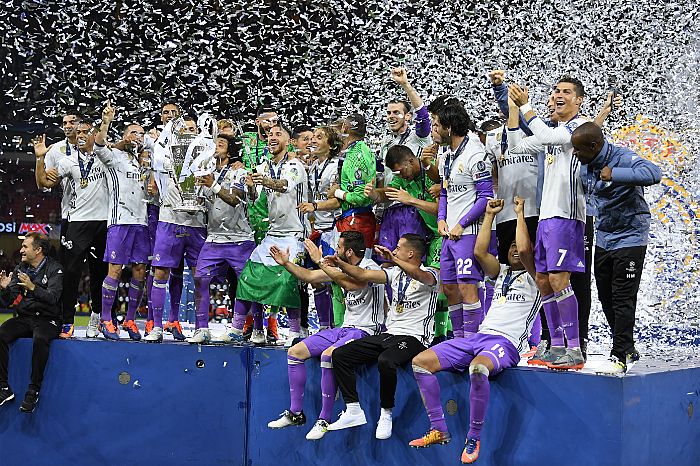 Madrid_Indo's tweet photo. LA DUODECIMA!!! #HALAMADRID 

Next target:
Real Madrid vs Manchester United
Piala Super Eropa 2017 https://t.co/s9cIMrkwTp