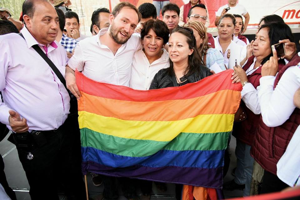 ManuelGarciaES's tweet photo. @ariamend @YoSoyRitchie @JuanZepeda_ #morenaVA
muera la dictadura PRIANRD
#FuerzaGay #gay #lgbttti
Todos con Delfina !
#osos #ososedomex #gayToluca #gayNeza #Trans https://t.co/56FEVBBAWZ