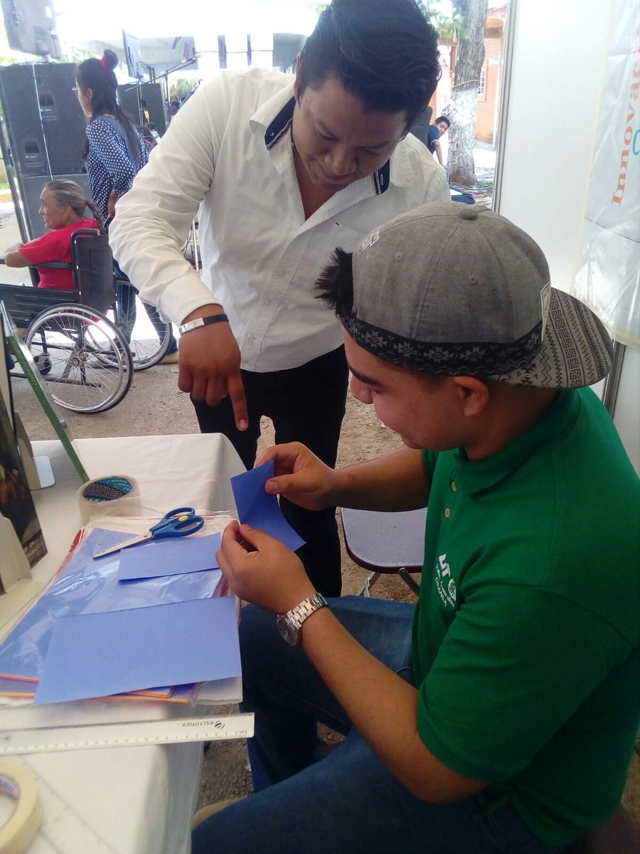 Movilidad_UTOax's tweet photo. Participando en la Feria de SanPablo con juegos didacticos @utvco #Idiomas @bibliotecautvco https://t.co/ZT5tgQ20A7
