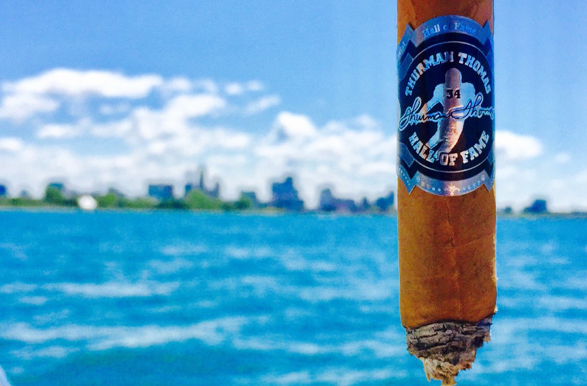 JakeSmileFrench's tweet photo. Cruise life 🎩👨🏻‍🚀🤵🤵🤵🏻 #Cellycigars https://t.co/7mJDf1lSvz