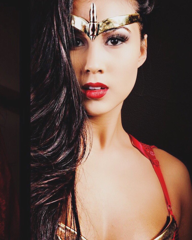 She wasn't looking for a knight. She was looking for a sword 🌹 #wonderwoman