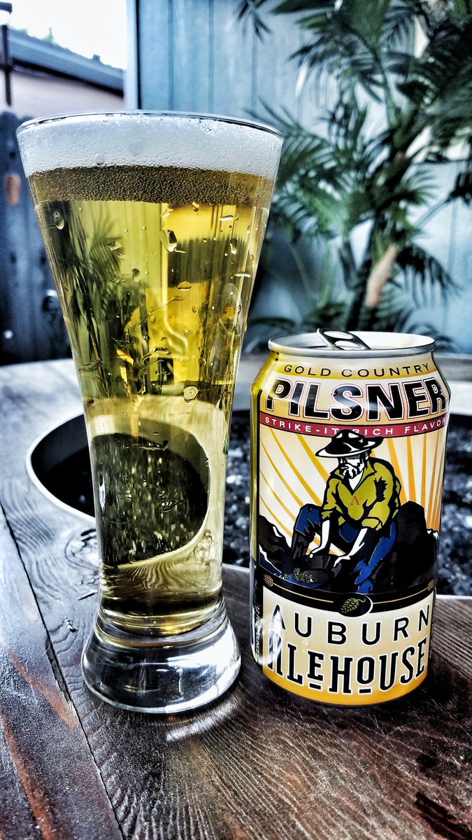 PacificBrewDude's tweet photo. Hello again, Twitterverse! New location, new handle, new beginnings. Cheers to @MedfordBeerWeek and @MedfordOregon https://t.co/Spvz6SNDx9