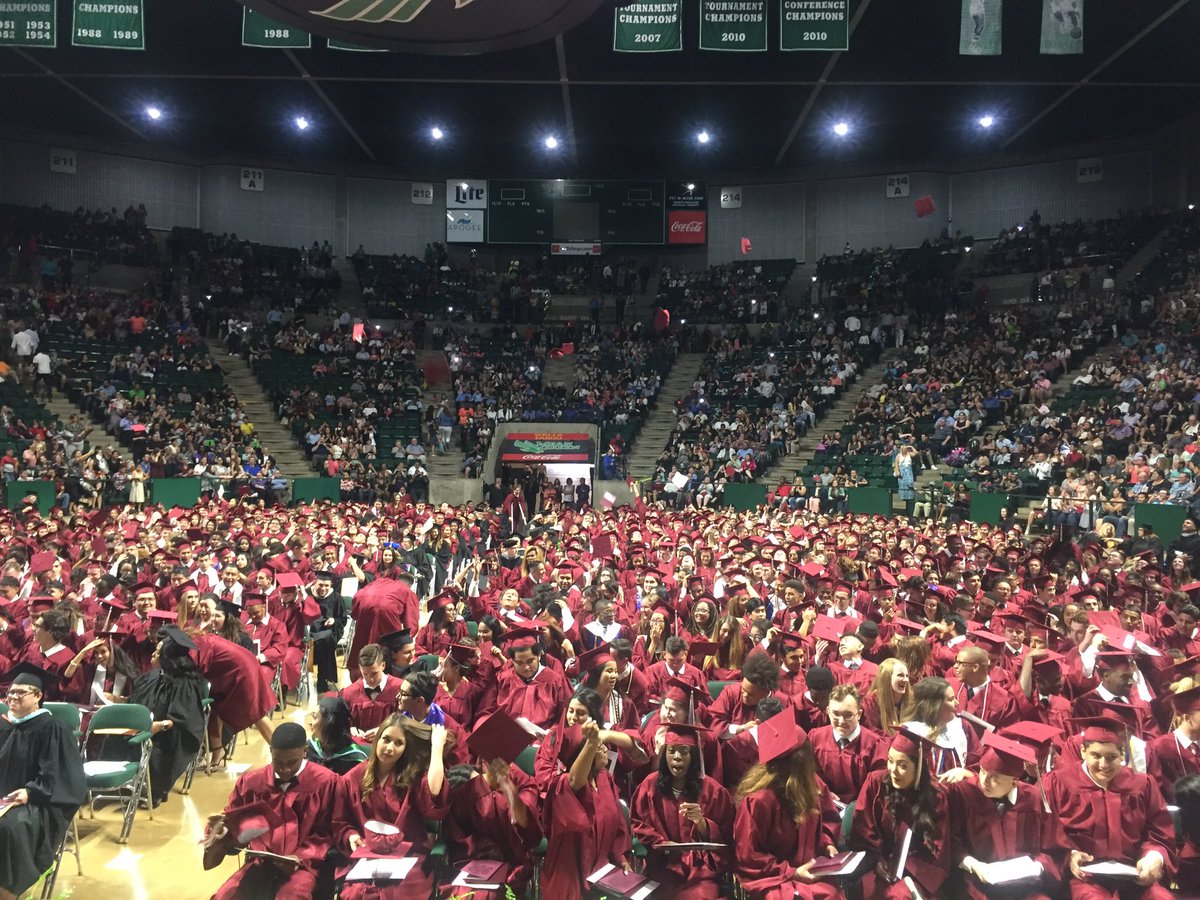 TrishaSheffield's tweet photo. 1,053 new @LewisvilleHS graduates! Congratulations to the Class of 2017! #MaroonLine #LISDGrad https://t.co/96a3proki2