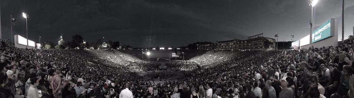 dataxy's tweet photo. U2. Pasadena, CA https://t.co/9WgXd25YWZ
