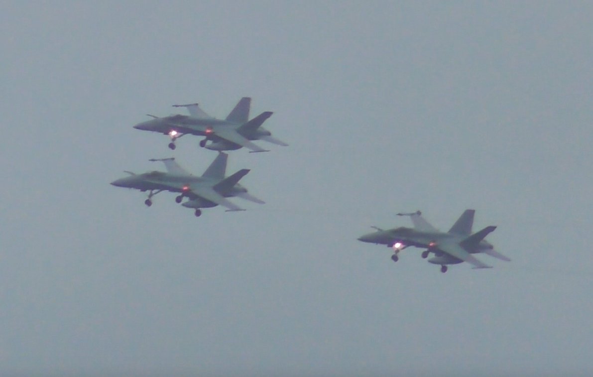 ATCpress (@atcpress) on Twitter photo Pincha para ver el VÍDEO/ Así fue la veloz exhibición de los F18 del <a href="/EjercitoAire/">Ejército del Aire y del Espacio</a> sobre Las Palmas GC #DIFAS17 🇪🇸
atcpress.com/difas17-asi-re… Pincha para ver el VÍDEO/ Así fue la veloz exhibición de los F18 del <a href="/EjercitoAire/">Ejército del Aire y del Espacio</a> sobre Las Palmas GC #DIFAS17 🇪🇸
atcpress.com/difas17-asi-re…