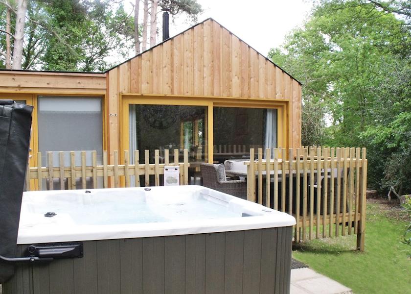 samesexholidays's tweet photo. Luxury Hot Tub Break. Burnbake Forest Lodges, Dorset. Lodge sleeps 4. 16th June for 3 Nights. £495 - https://t.co/Z4BpMjc6u0 https://t.co/VEXoyfDcCV