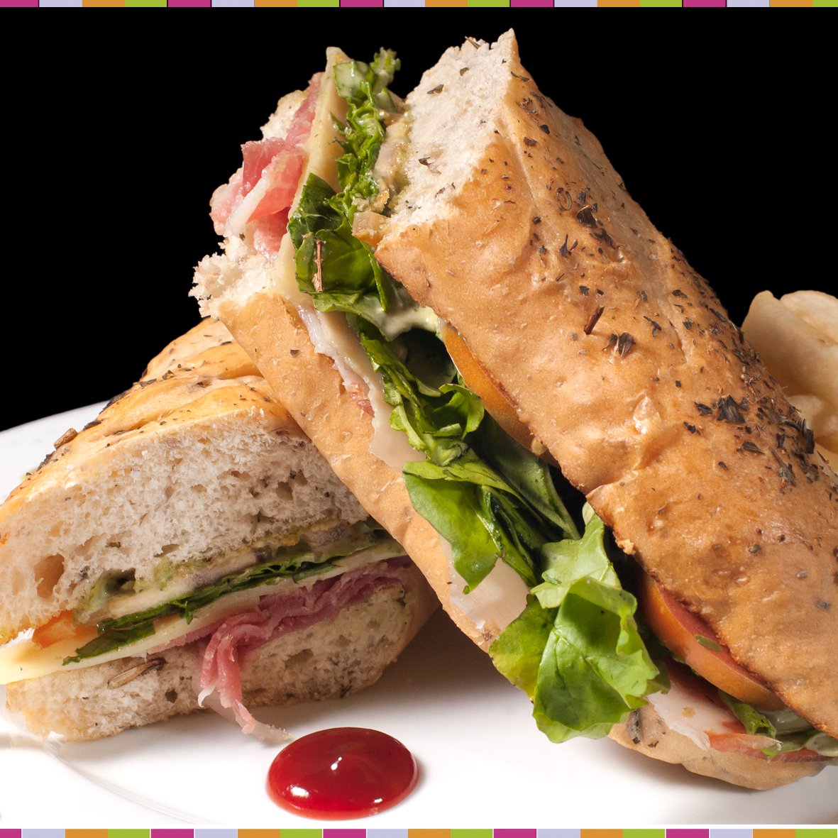 ¡Grandioso! provocativo y hasta elegante luce nuestro #SandwichDeliRucula con láminas de ajmón serrano, queso, vegetales fresco y lechuga.