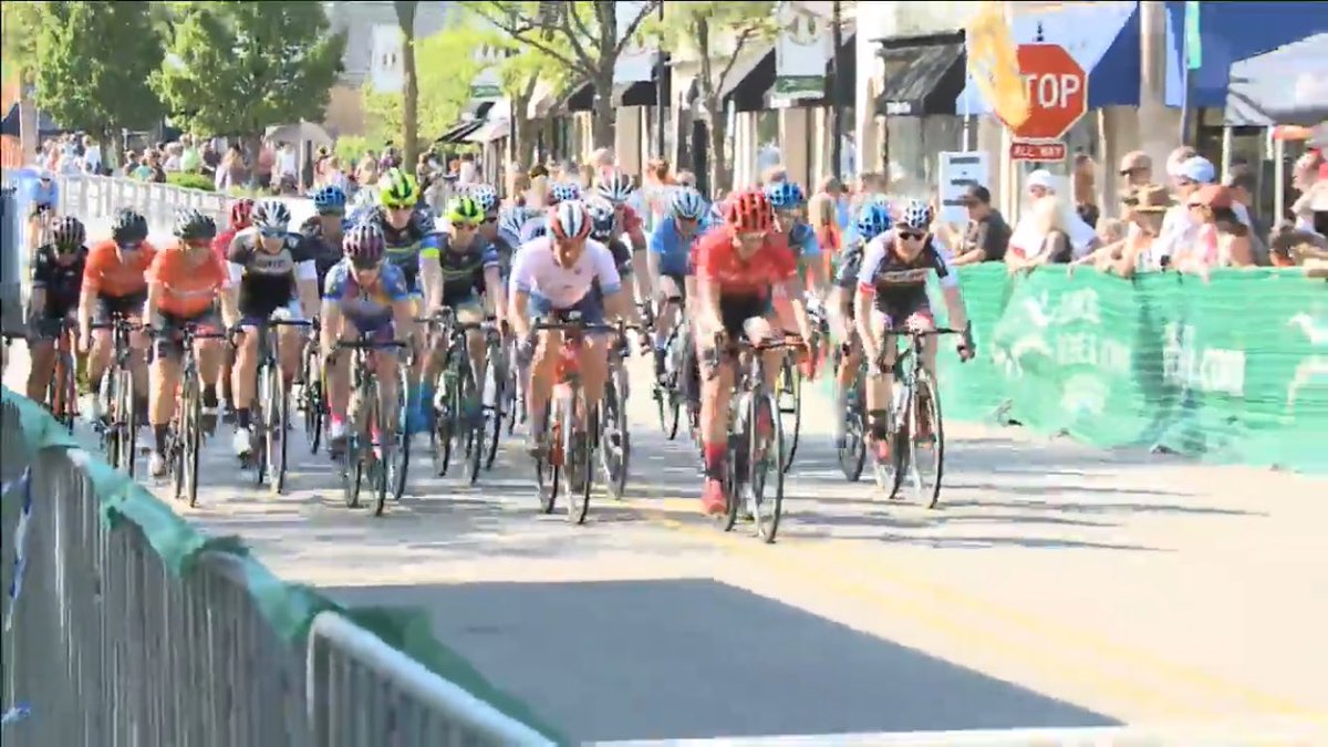 21 laps to go and <a href="/Lvgbike/">Laura Van Gilder</a> is sitting comfortable near the front at <a href="/GlencoeGP/">Glencoe Grand Prix</a> as we watch the live stream.