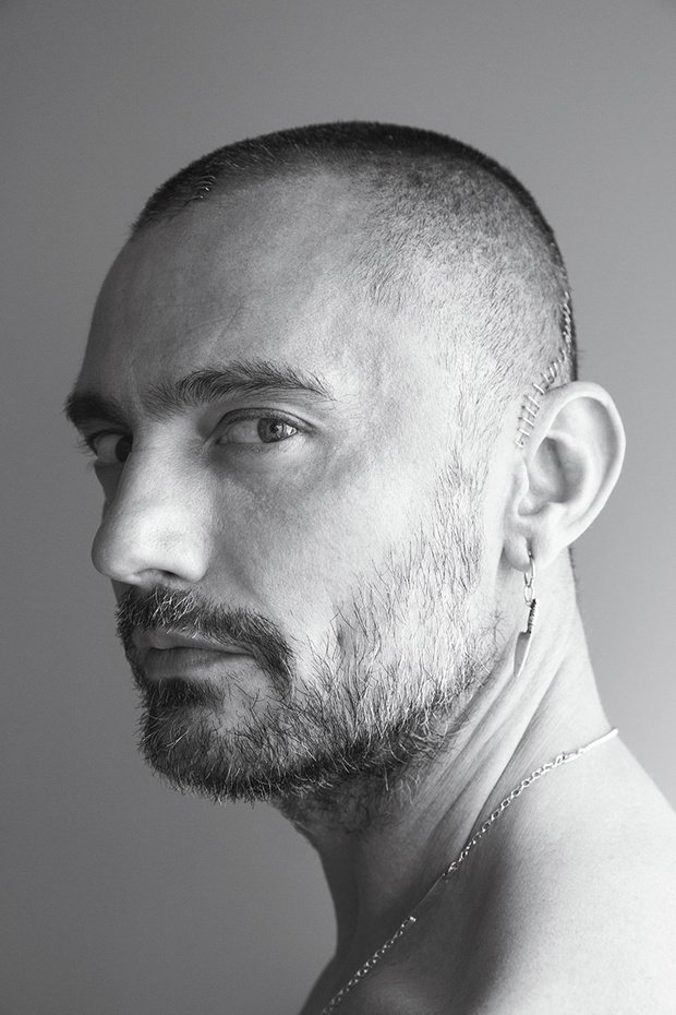 VogueSpain's tweet image. [VOGUE NEWS] Ha fallecido David Delfín. 
Lo echaremos infinitamente de menos.
bit.ly/2sCgZvb